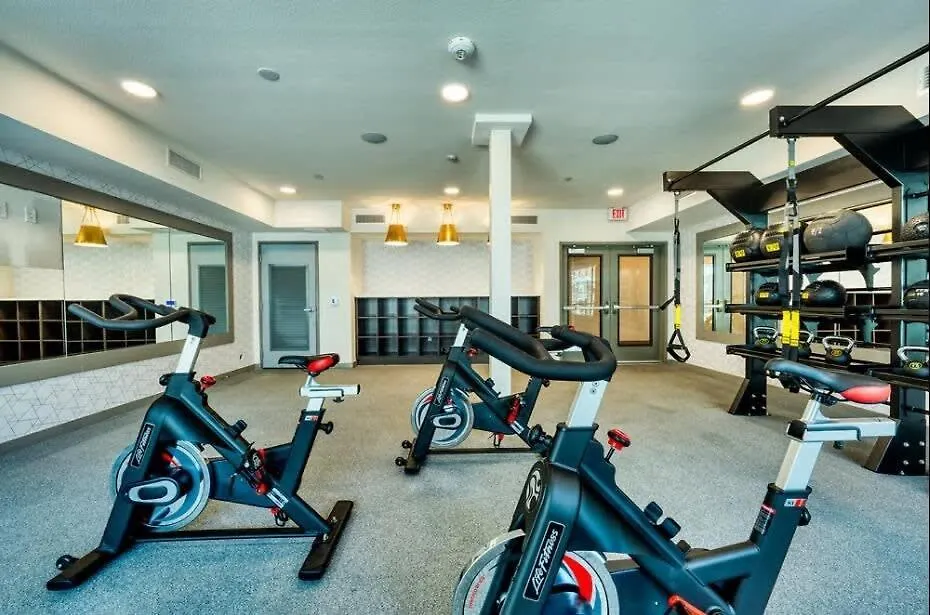 Cozysuites Phx Roro Gym, Pool, Pets, Parking! #4 Phoenix